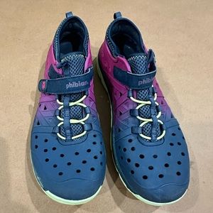 Girls size 5 Stride Rite phibian shoes